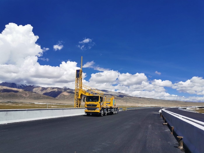 NG电子游戏桥梁检测车助力雅安高速磨练