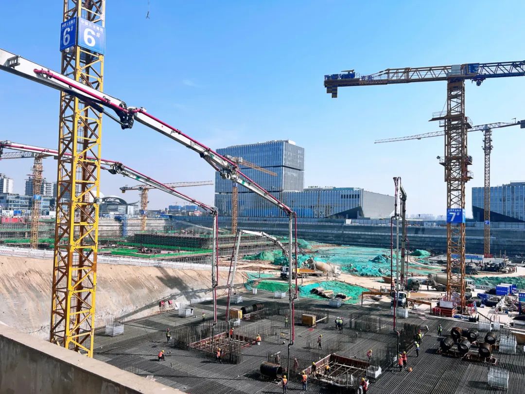 提前11小时！！！NG电子游戏大米数泵车赋能高效施工