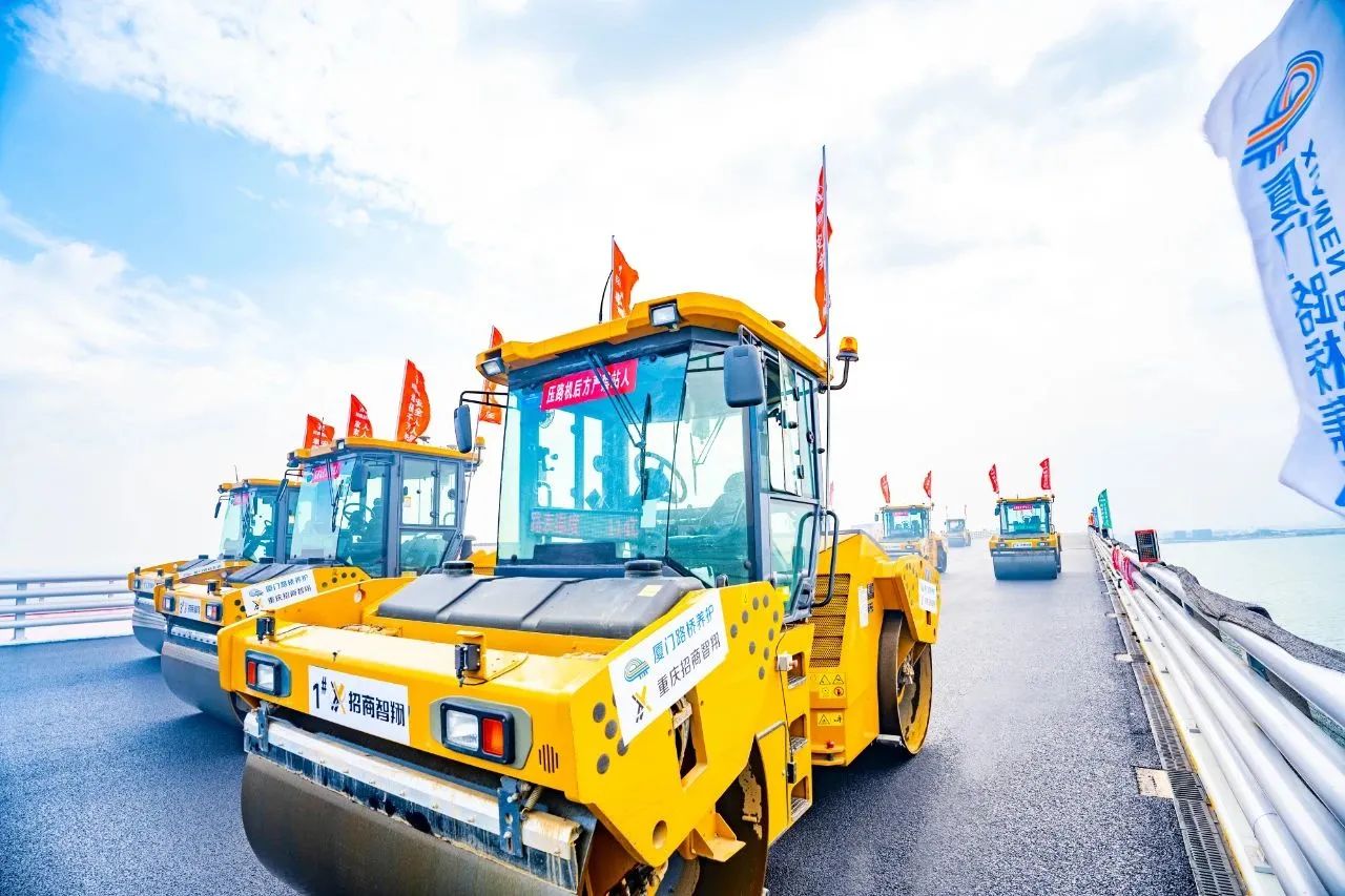 NG电子游戏数字化智能施工集群：：：开启桥面铺装智能新时代