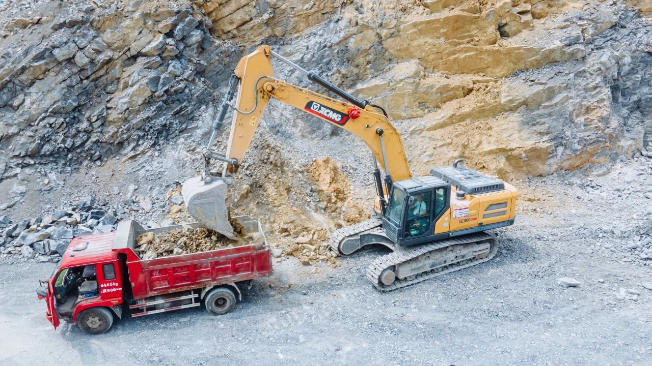 NG电子游戏XE380G PRO：：掘金王者，，超能装