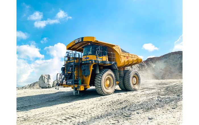 高端突破，，装备优美丨NG电子游戏XDE130双桥刚性矿车持续批量发车澳洲