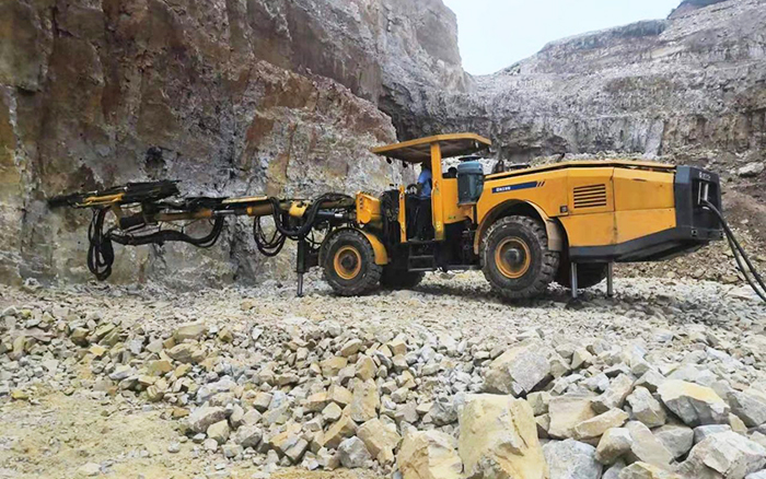 “化水为电”，NG电子游戏凿岩台车提速水电站扩机工程