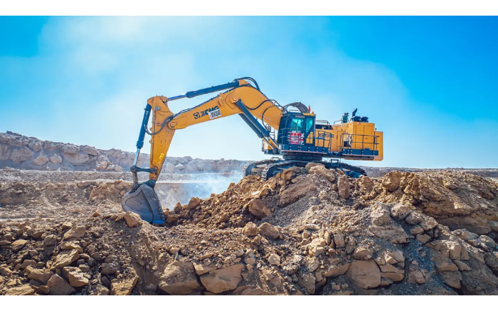 高端突破 装备优美丨NG电子游戏矿山机械批量远赴非洲