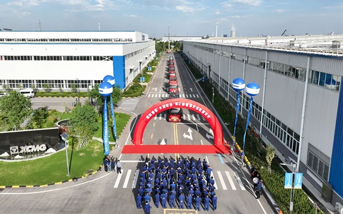 发车！100+NG电子游戏新能源电动叉车盛大交付