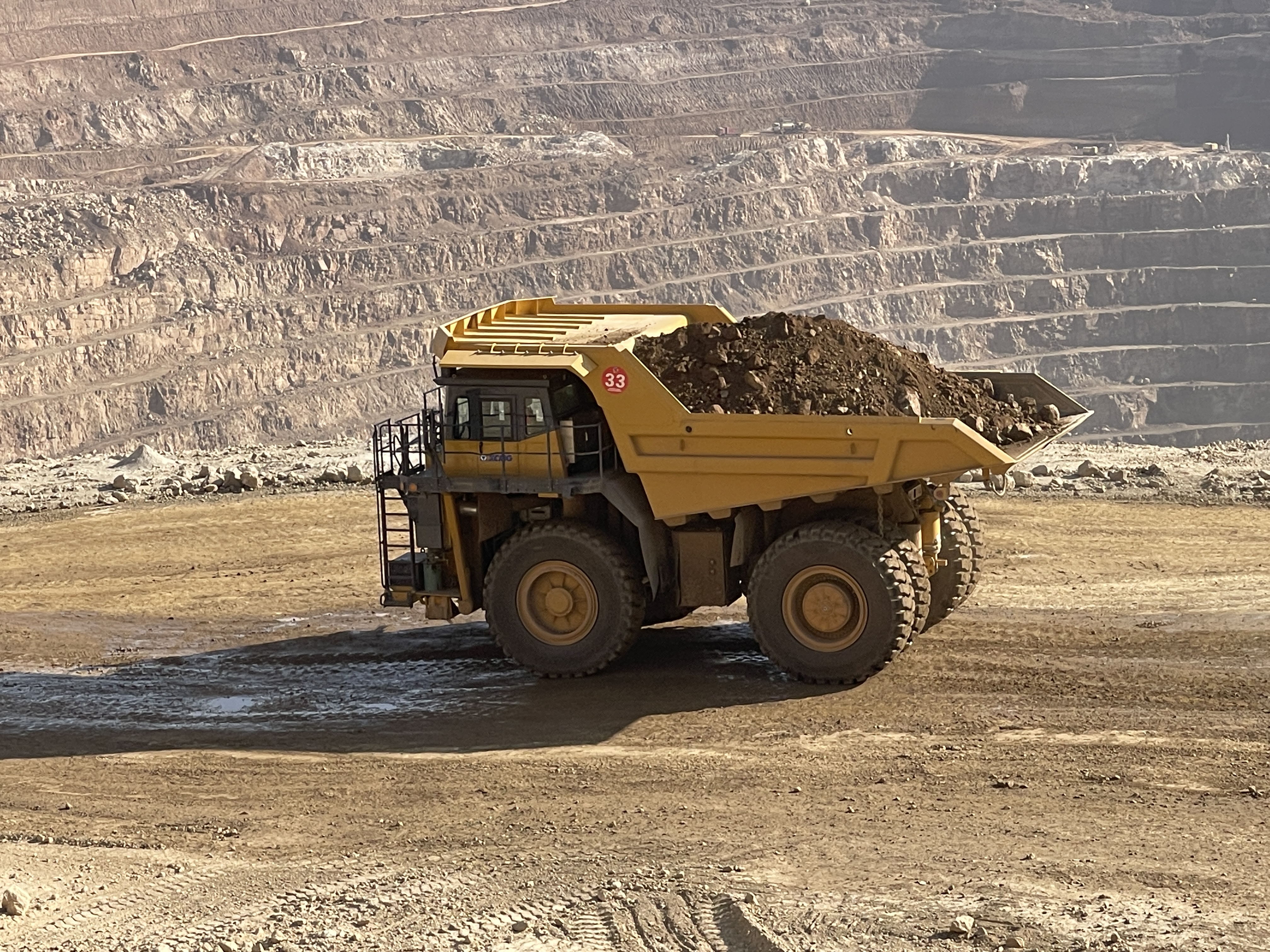 NG电子游戏XDE130双桥刚性矿车效能非凡！！！