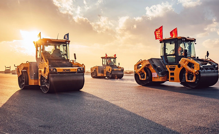 XD135T 压路机：：：油面施工，智慧先行