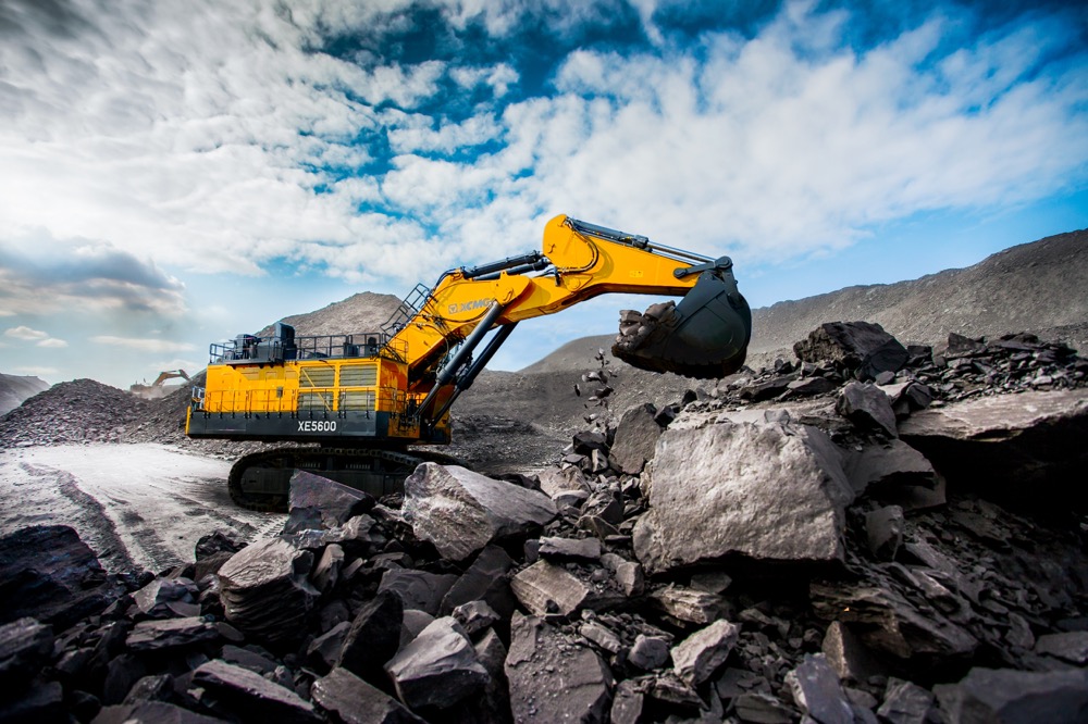 首次出海！！！NG电子游戏XE5600矿用挖掘机乐成交付