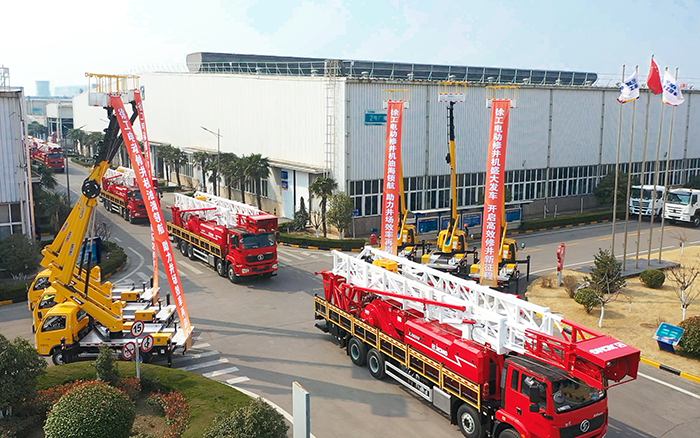 绿色修井效率再刷新，NG电子游戏电动修井机批量发车