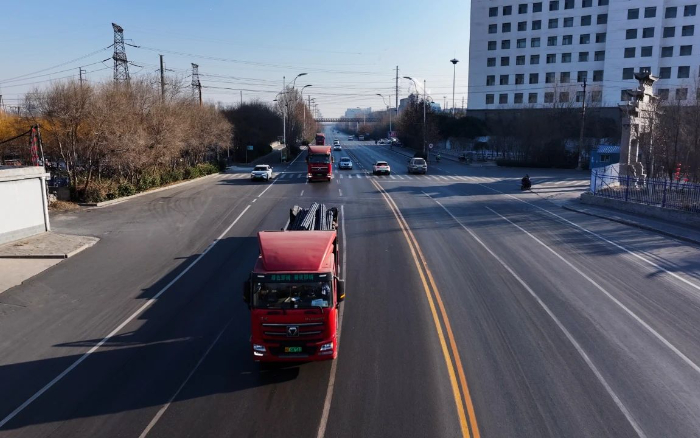 降碳增绿！NG电子游戏新能源重卡携手客户向绿而行