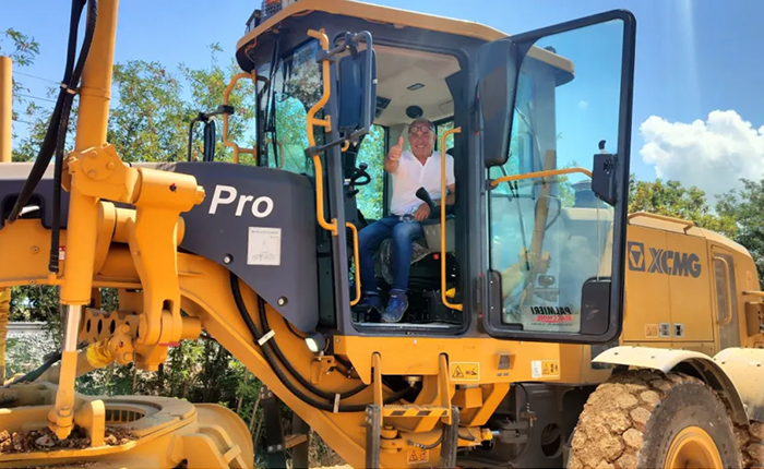 筑梦欧洲-意大利：：：欧洲首台GR2405TPro平地机助力铁路建设