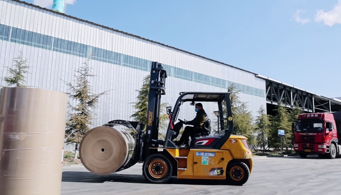 清静稳如泰山，，高效快人一步！NG电子游戏孔雀叉车造纸行业显身手