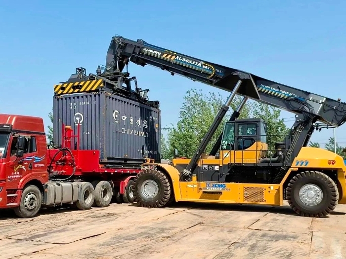 高效正面吊——散装物料装卸、运送解决方案专家！