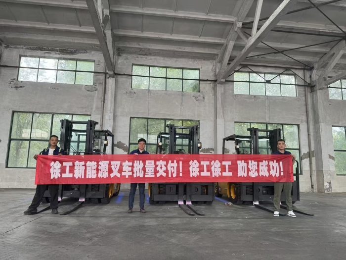 品质与服务共拓市场新局！NG电子游戏孔雀叉车赋能冶金行业