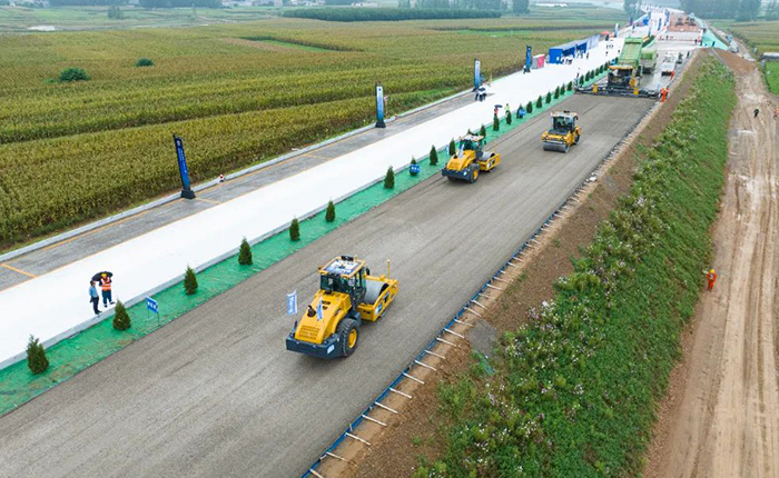 全场景智慧赋能，NG电子游戏水稳层施工更便捷、、更精准！！！