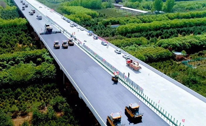 NG电子游戏XD135TC解决西安绕城高速施工难题