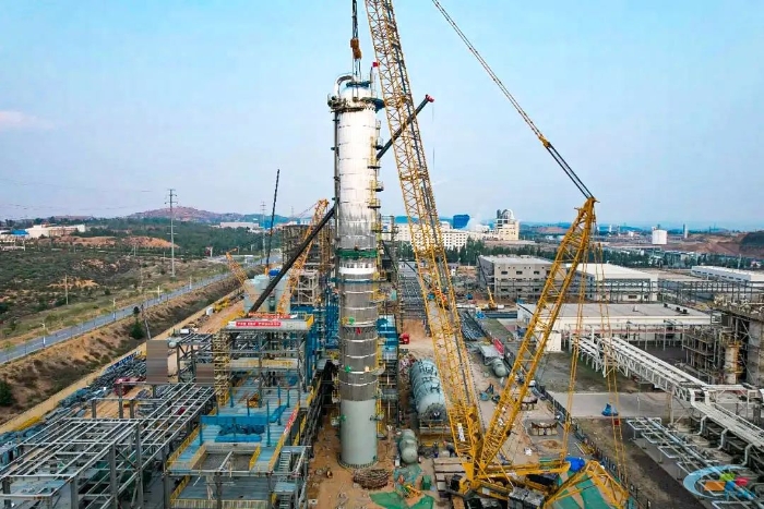 二十载宿将再立功！！！NG电子游戏QUY450协助XGC12000轻松搞定百吨精馏塔