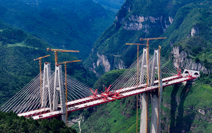 天堑变通途 NG电子游戏群塔铸就“云端桥塔