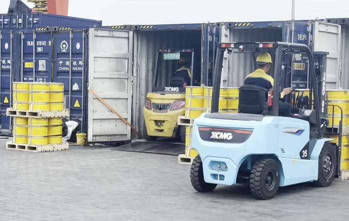 NG电子游戏双系列叉车硬核助力！宁夏铁路货运站跑出高效运输加速率