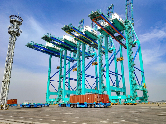 百台集群，，百万箱量！NG电子游戏AGV打造智慧口岸“中国标杆”