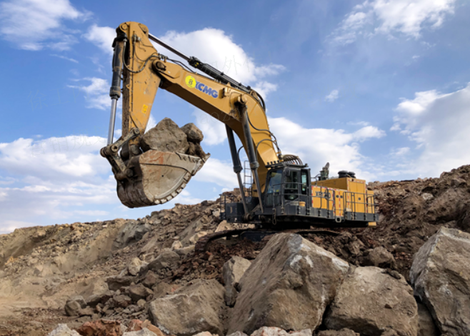 超等客户再突破！！！NG电子游戏超大吨位矿用挖掘机征战内蒙